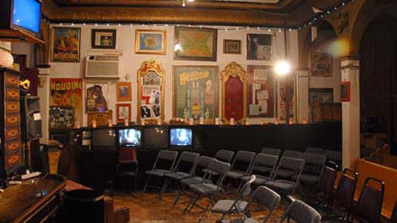Houdini Film-Musuem Tour and Magic Show